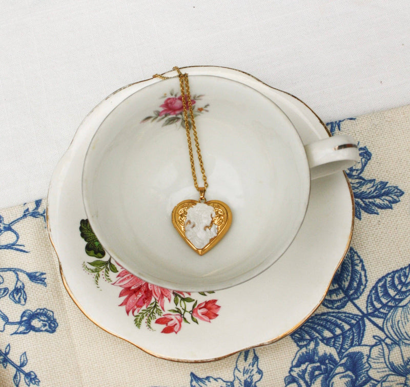 Dreamy Cameo Locket