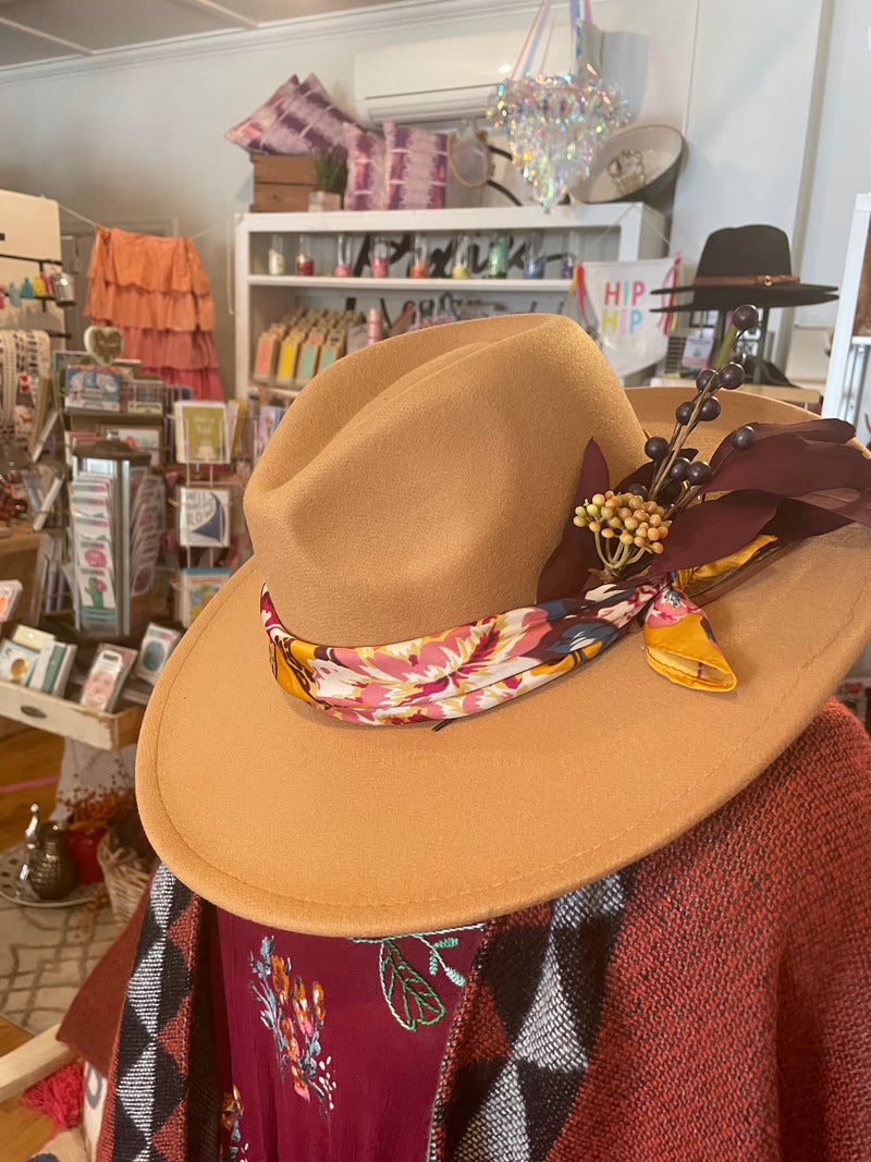 Wool hat with bandana